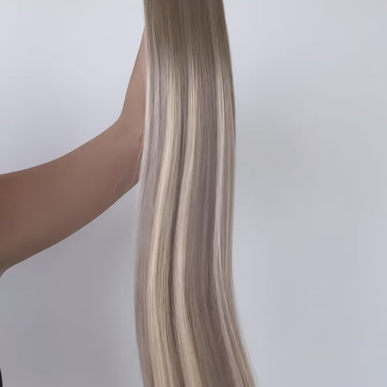 Muse DIY Tape-In Hair Extensions cappuccino root stretch – Natural Wavy Texture
